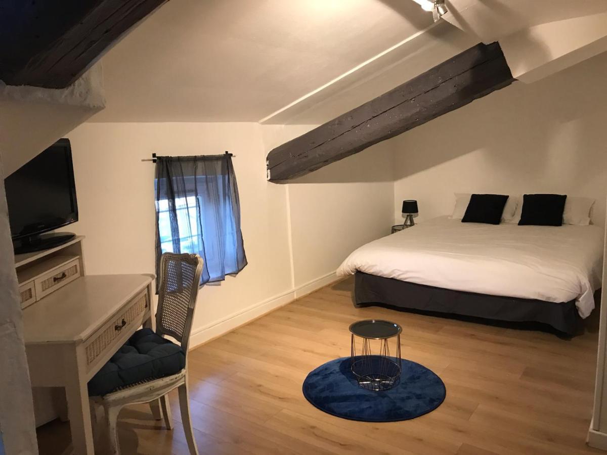 O Petit Nice Neuville-sur-Saone Exterior photo