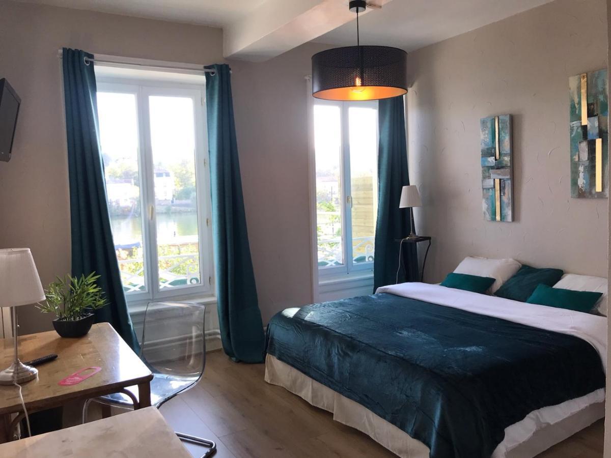 O Petit Nice Neuville-sur-Saone Exterior photo